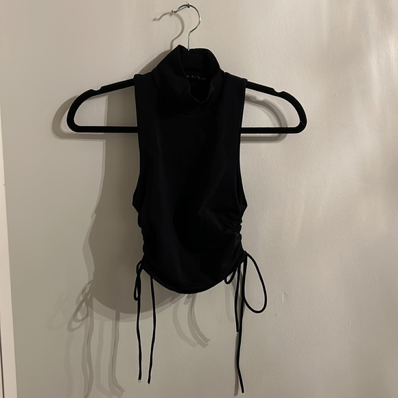 Zara Tops - 30% off SUMMER SALE 🌞 Zara Crop turtleneck | black